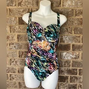 Women's One Piece Swimsuit Croft & Barrow cutout rouched tummy control size 10